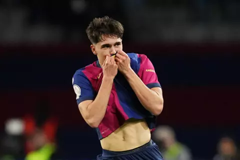 مدافع برشلونة: نهائي دوري أبطال أوروبا سيستحق المشاهدة إذا واجهنا ريال مدريد